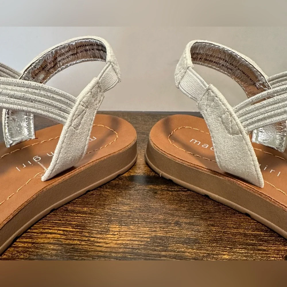 Madden Girls Little Girls Silver Mcassiee Sandals NWT Size 1